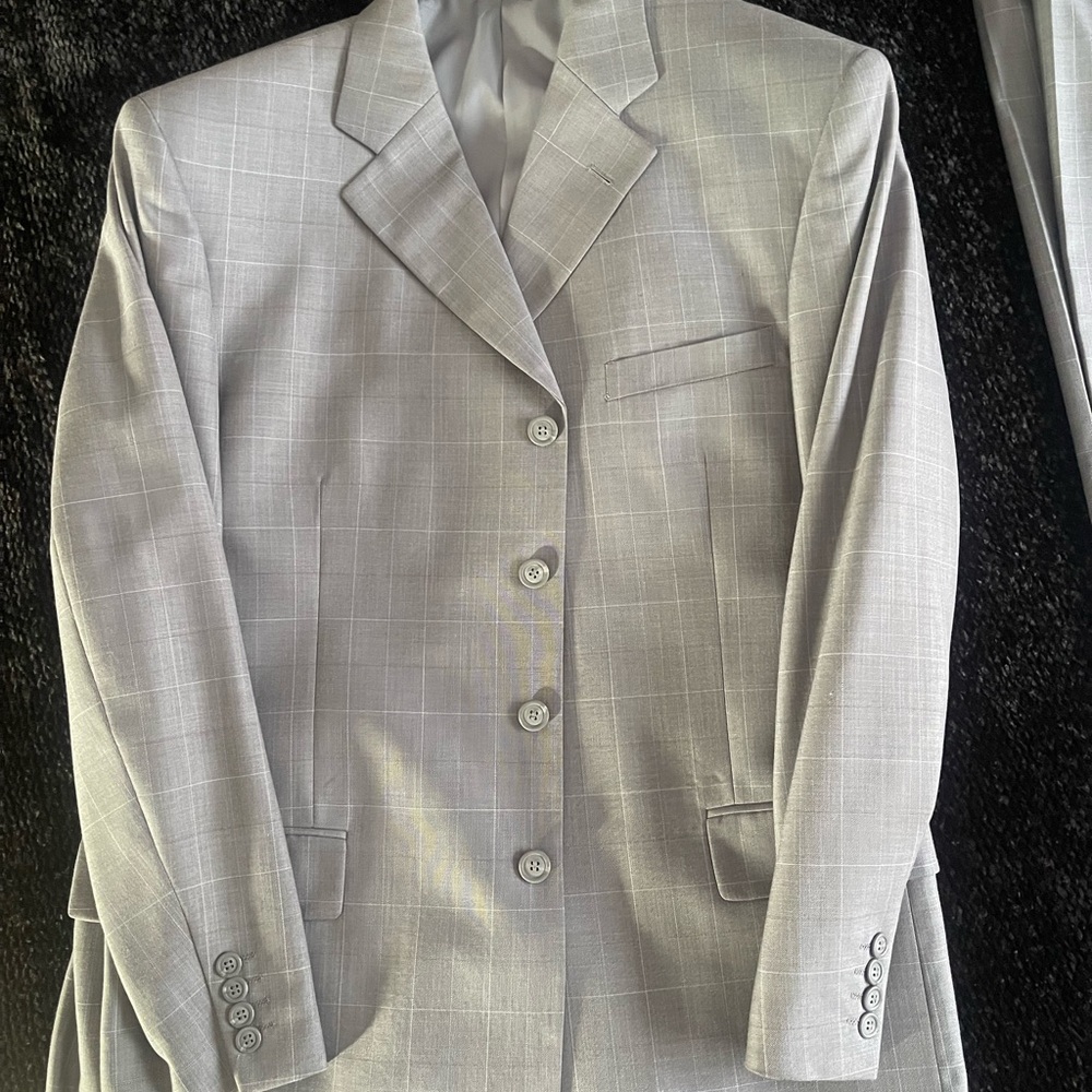 Men's Gray Suit